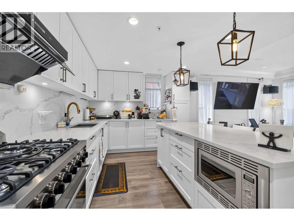 451 W 63rd Avenue, Vancouver