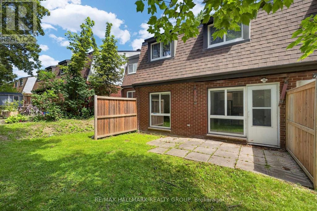 9j - 2080 Ogilvie Road, Ottawa