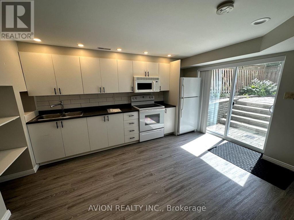 Bsmt - 38 Rush Road, Aurora (bayview Wellington)