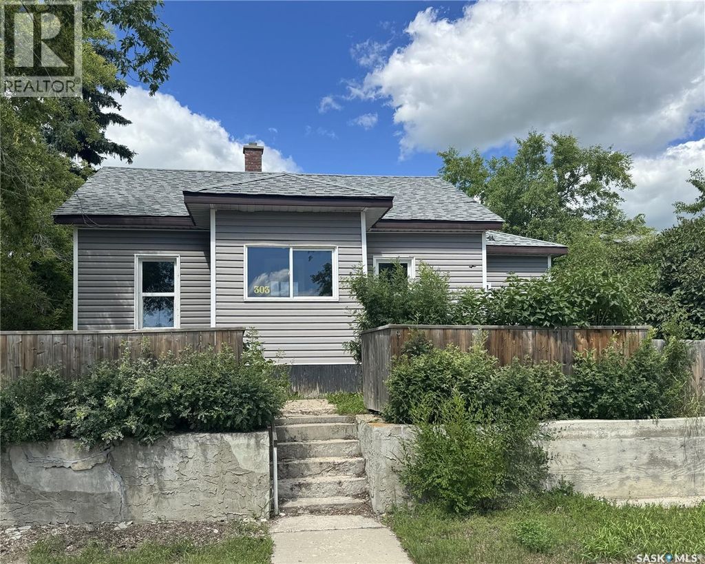 303 4th Avenue W, Biggar