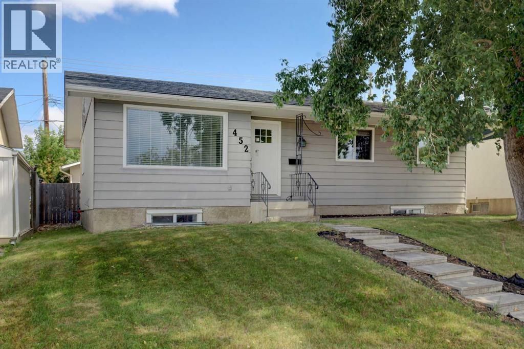 452 Queen Alexandra Way Se, Calgary