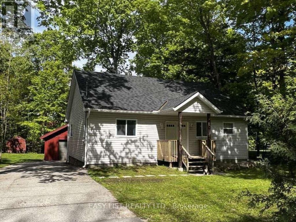 2135 Champlain Road, Tiny