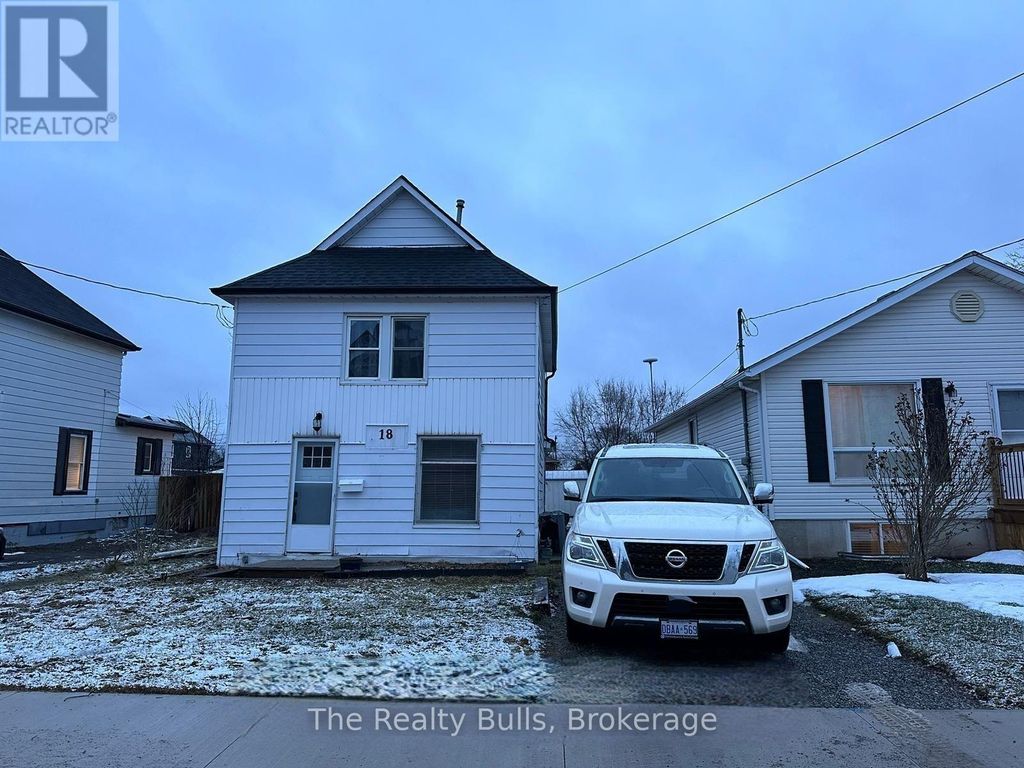 18 Forks Road E, Welland (dain City)
