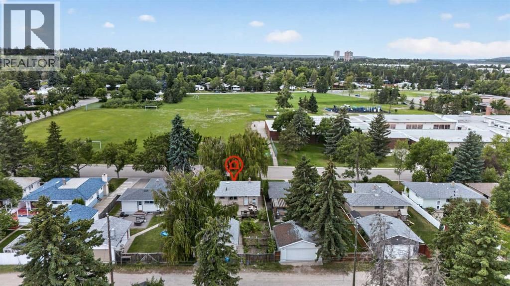 39 Hillgrove Crescent Sw, Calgary