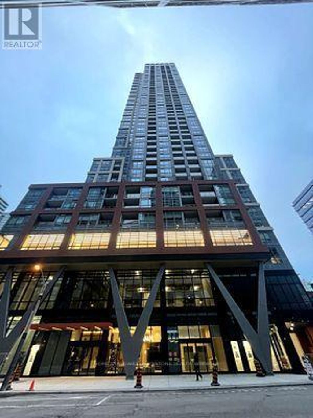 2011 - 108 Peter Street, Toronto (waterfront Communities)