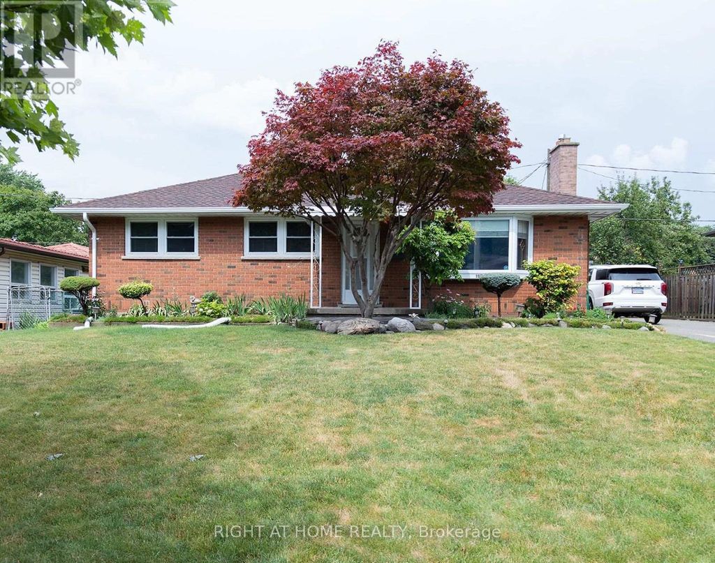 186 King Edward Avenue, London South (south J)