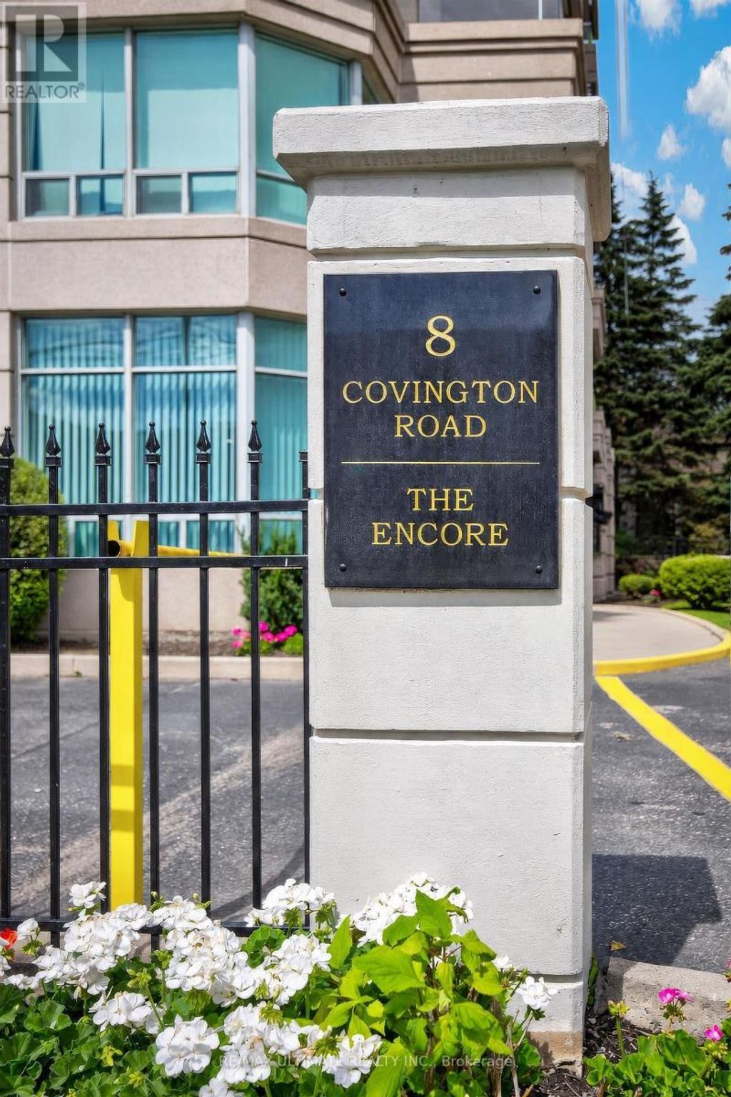 808 - 8 Covington Road, Toronto (englemount-Lawrence)