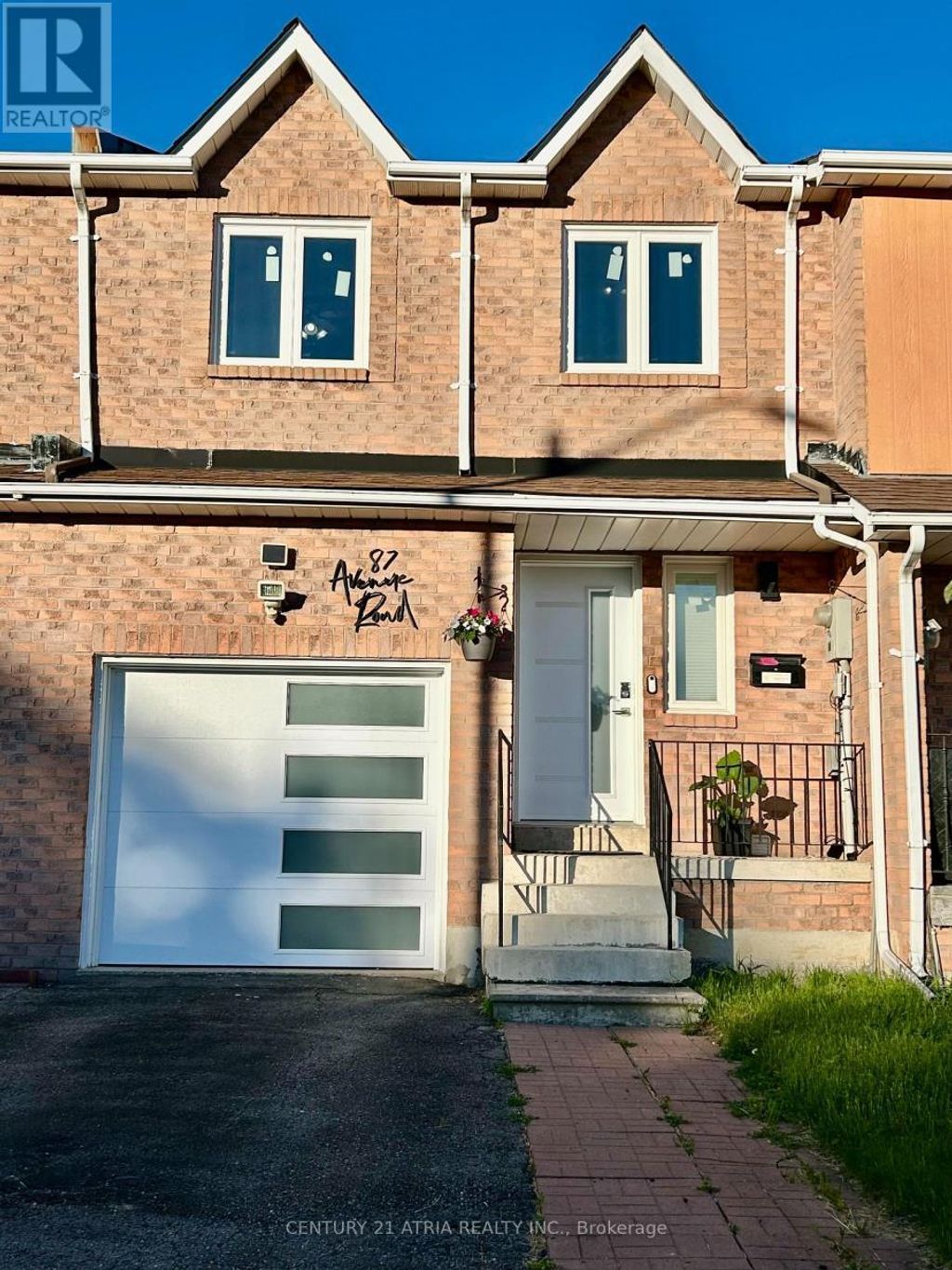 87 Avenue Road, Richmond Hill (north Richvale)