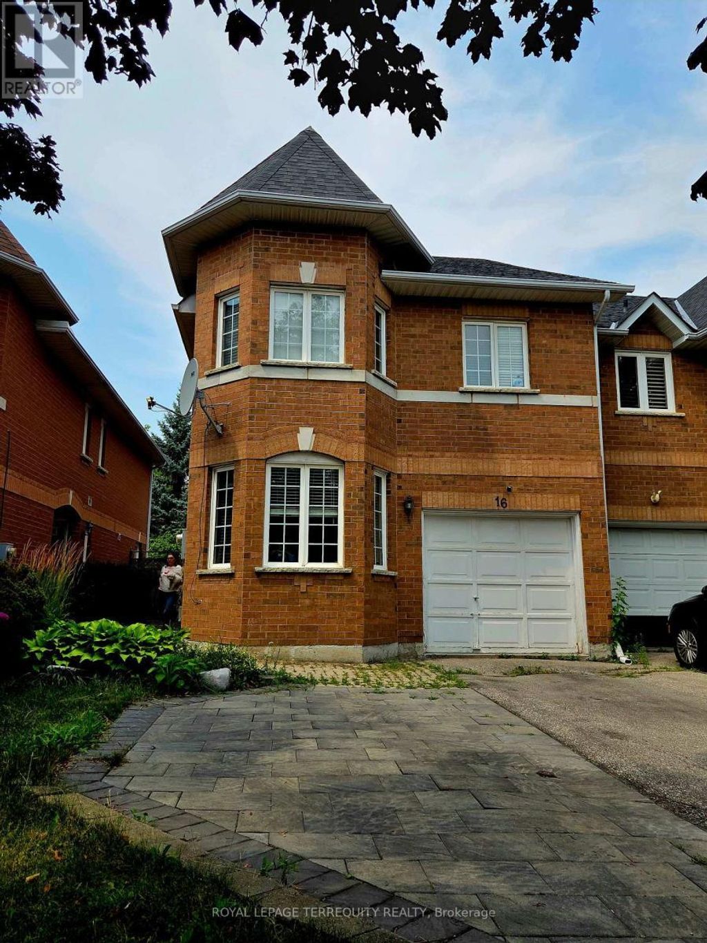 Bsmt - 16 Royal Chapin Crescent, Richmond Hill (westbrook)