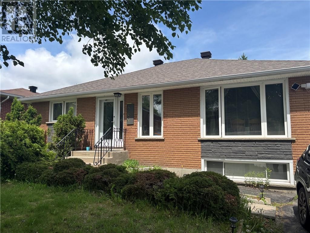561 Burton Avenue, Greater Sudbury