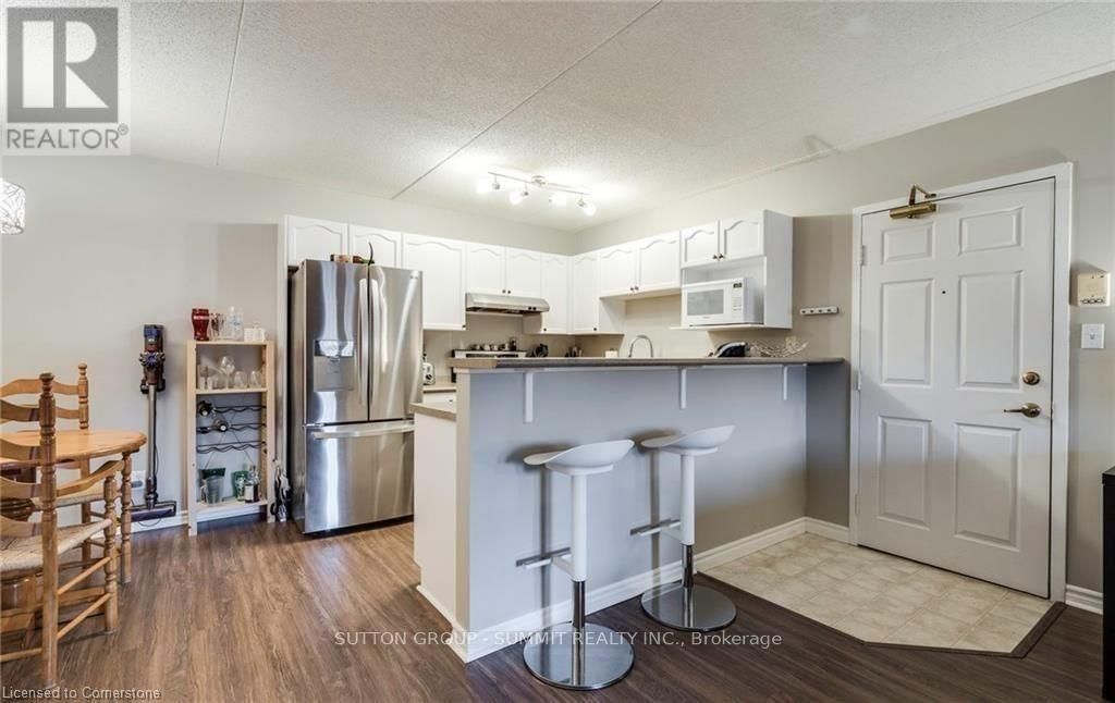 104 - 1411 Walker's Line, Burlington (tansley)
