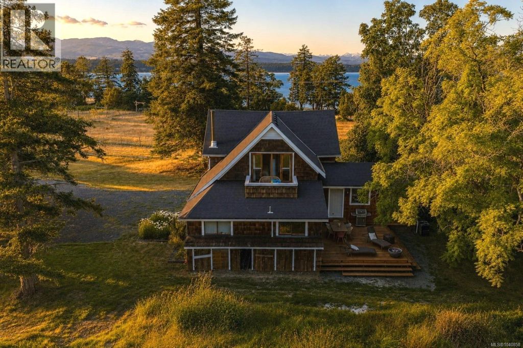 500 Central Rd, Hornby Island