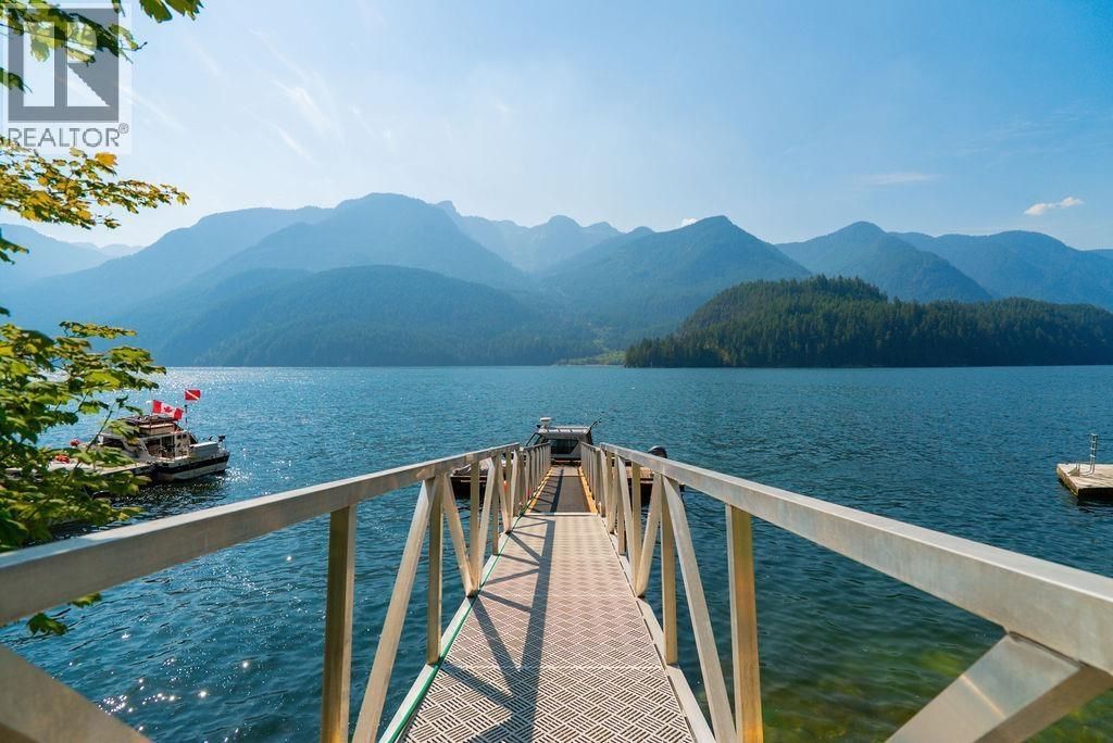29 E Croker Island, North Vancouver