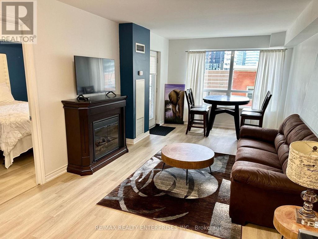 436 - 250 Wellington Street W, Toronto (waterfront Communities)