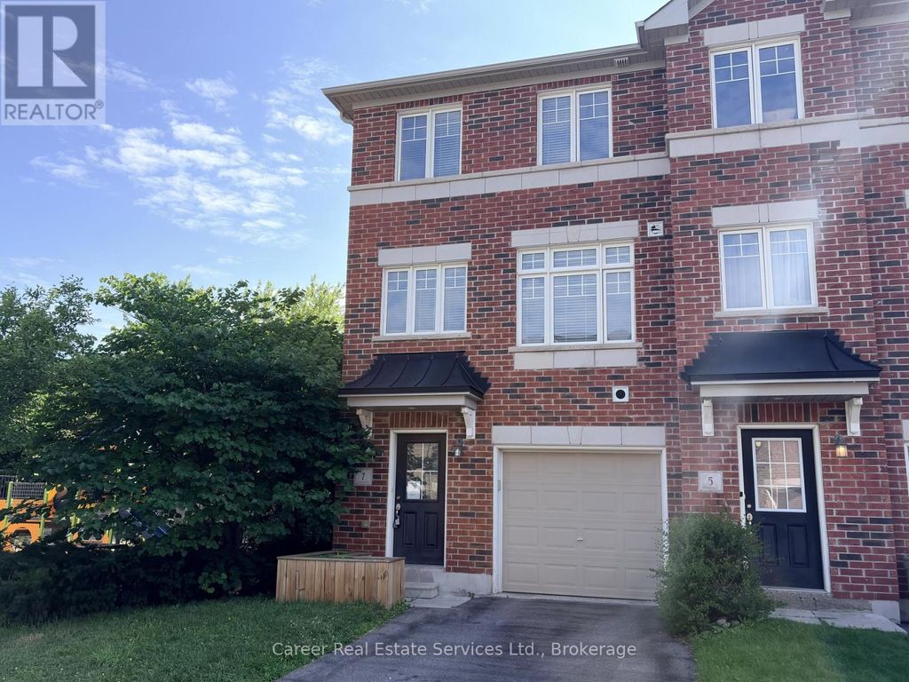7 Ken Bromley Lane, Clarington (bowmanville)