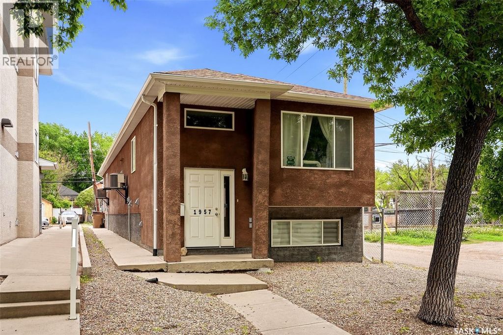 1957 Halifax Street, Regina