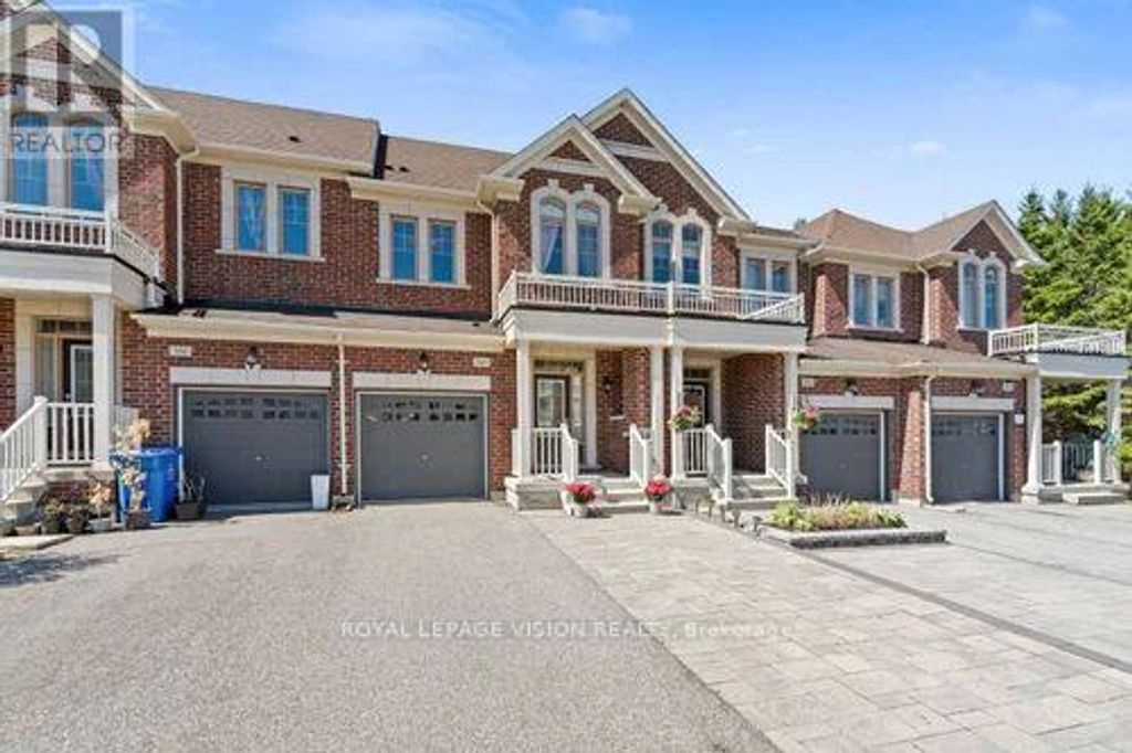 360 William Graham Drive, Aurora