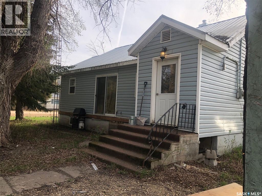 19 1st Avenue N, Hyas
