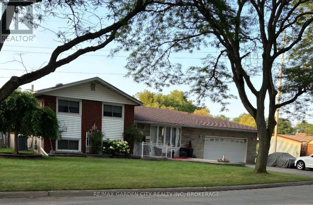 8842 Roosevelt Street, Niagara Falls (chippawa)