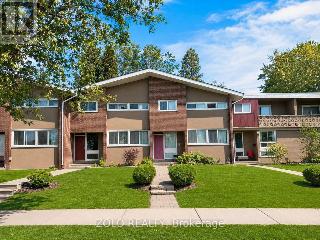 16 - 3250 The Credit Woodlands, Mississauga (erindale)