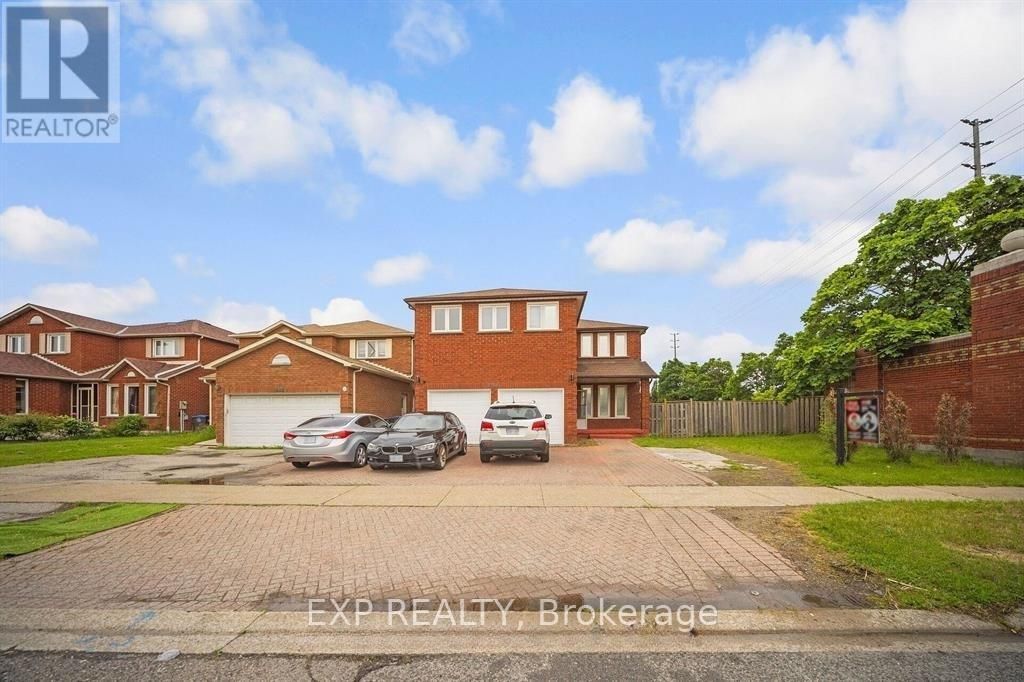 692 Huntington Ridge Drive, Mississauga (hurontario)
