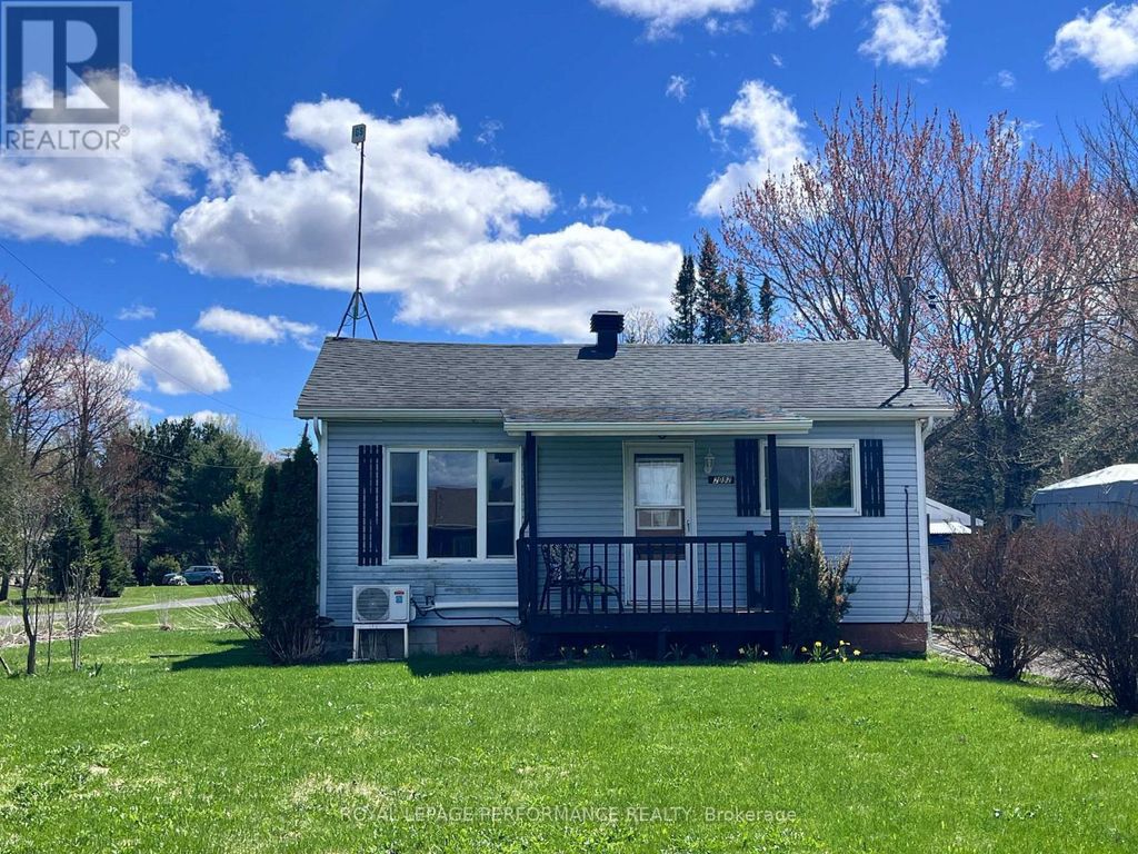 2082 Sandy Hill Road, Champlain