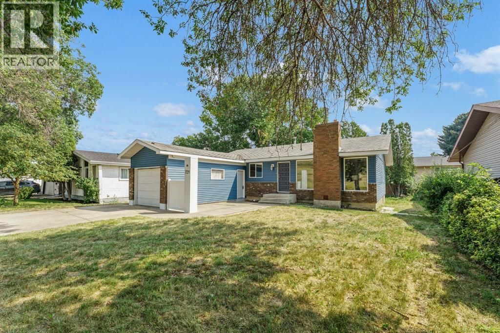 729 3 Street Nw, Medicine Hat