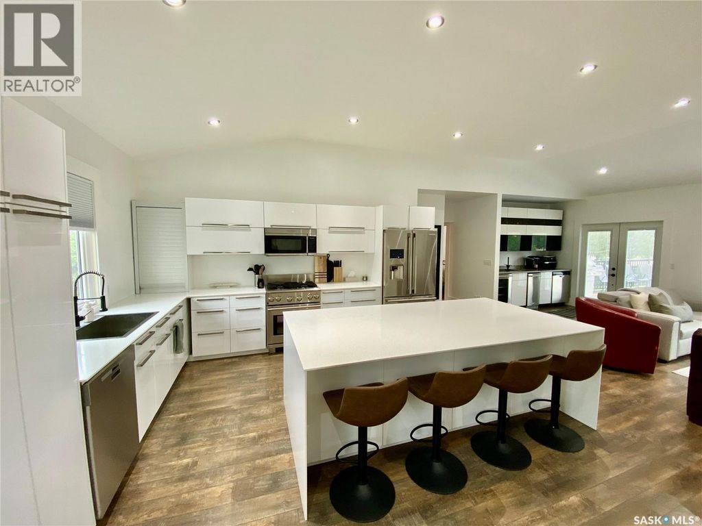 837 Prospect Avenue, Oxbow