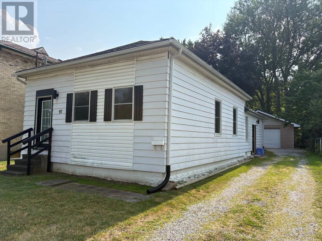 97 Chesley Avenue, London East (east L)