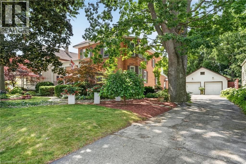 438 Broad Street W, Dunnville