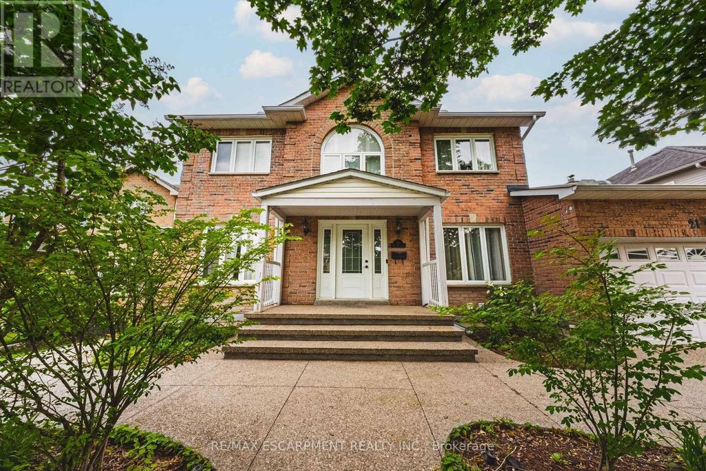 21 Moss Boulevard, Hamilton (dundas)