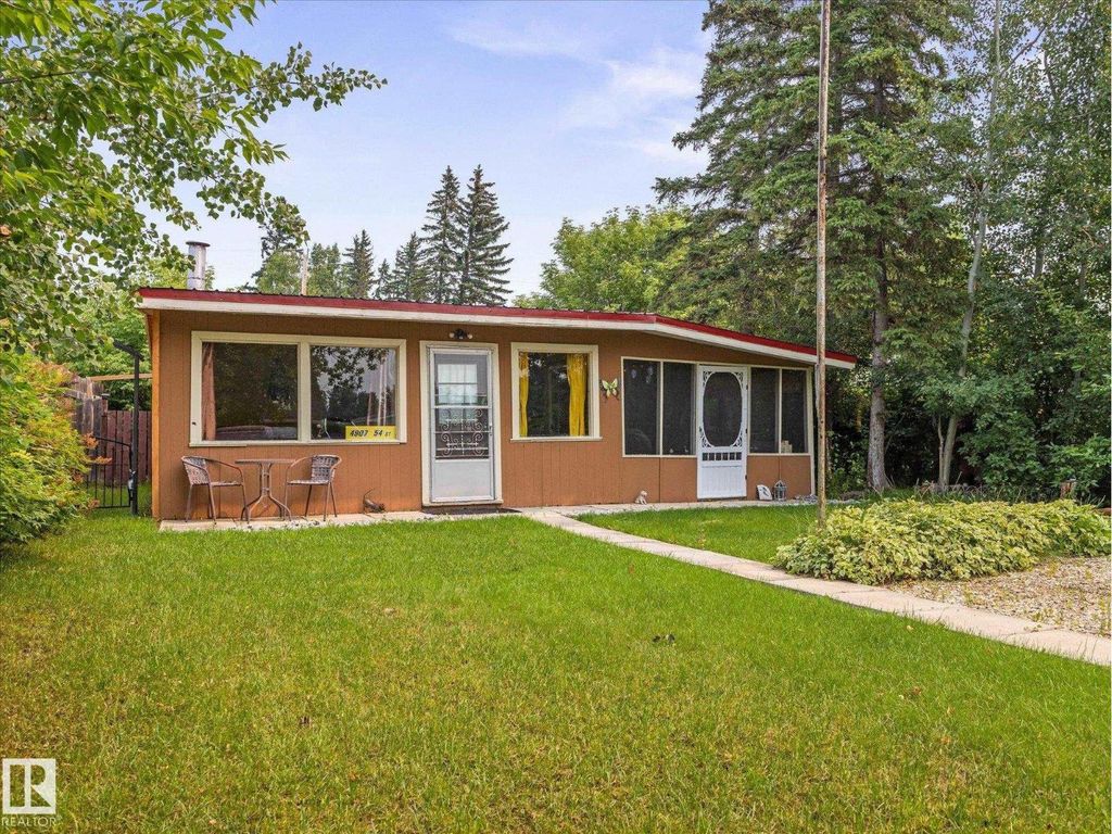 4907 54 St, Rural Lac Ste. Anne County