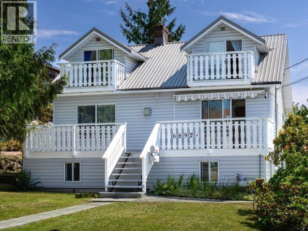 6892 Burnaby Street, Powell River