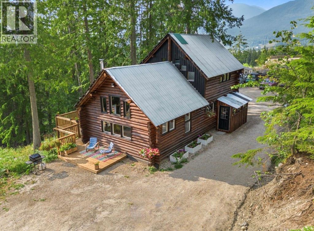 760 Kangaroo Trail, Nakusp