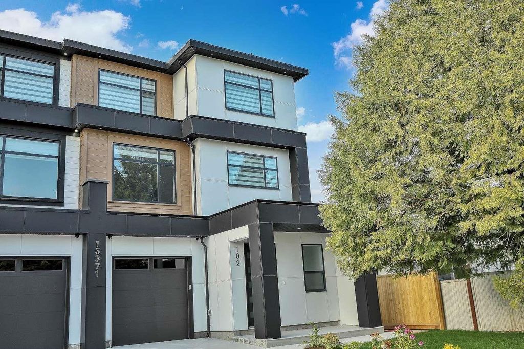 102 15371 94 Avenue, Surrey