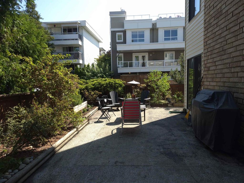 106 15265 Roper Avenue, White Rock