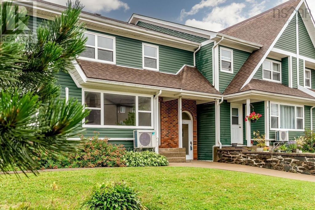 9 77 Collins Grove, Nantucket