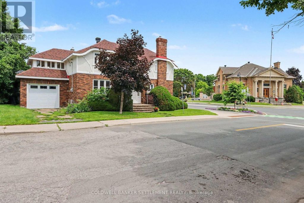 2 Gladstone Avenue, Smiths Falls