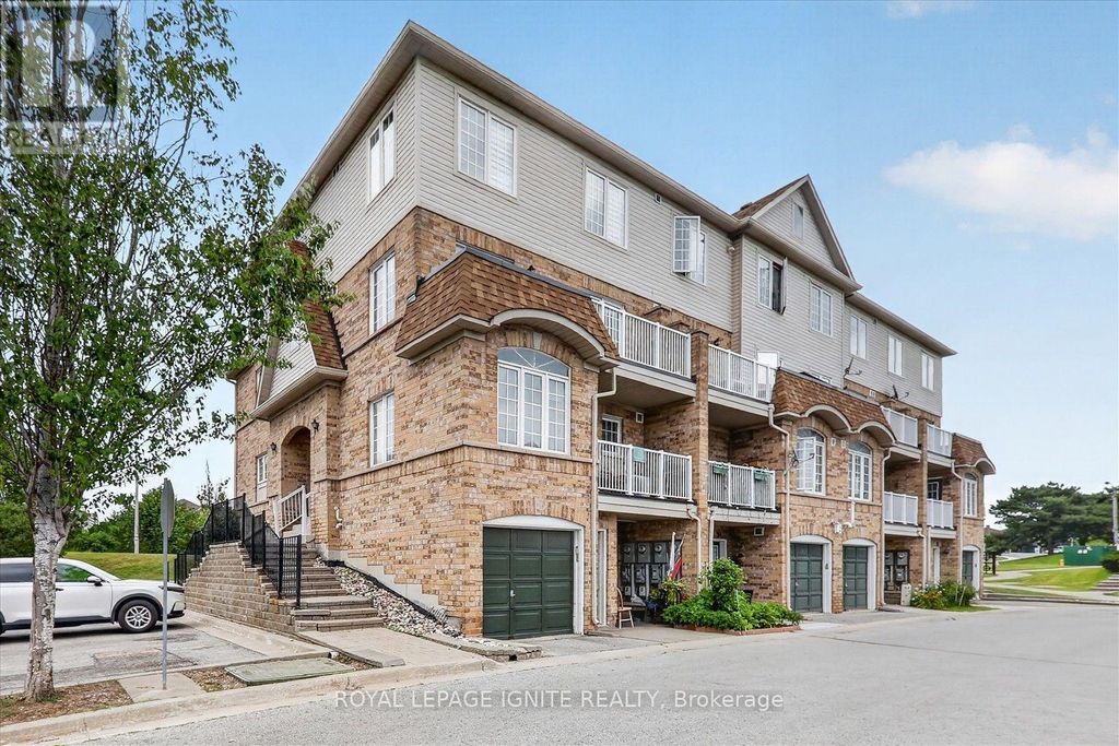 90 - 200 Mclevin Avenue, Toronto (malvern)