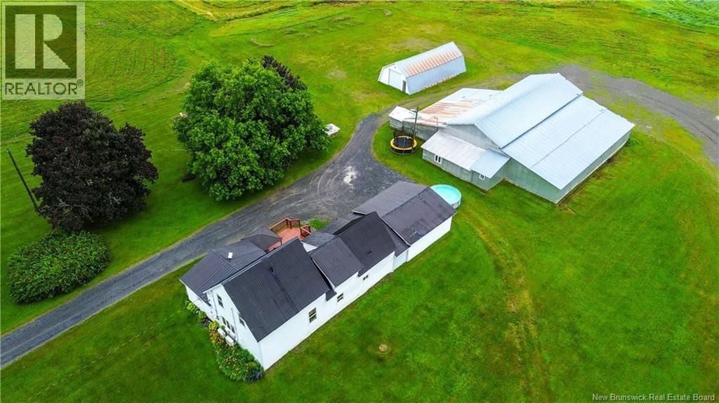 111 Wilmot Road, Wilmot