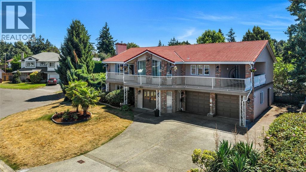1833 Knutsford Pl, Saanich