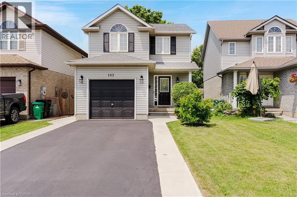 102 Chateau Crescent, Cambridge