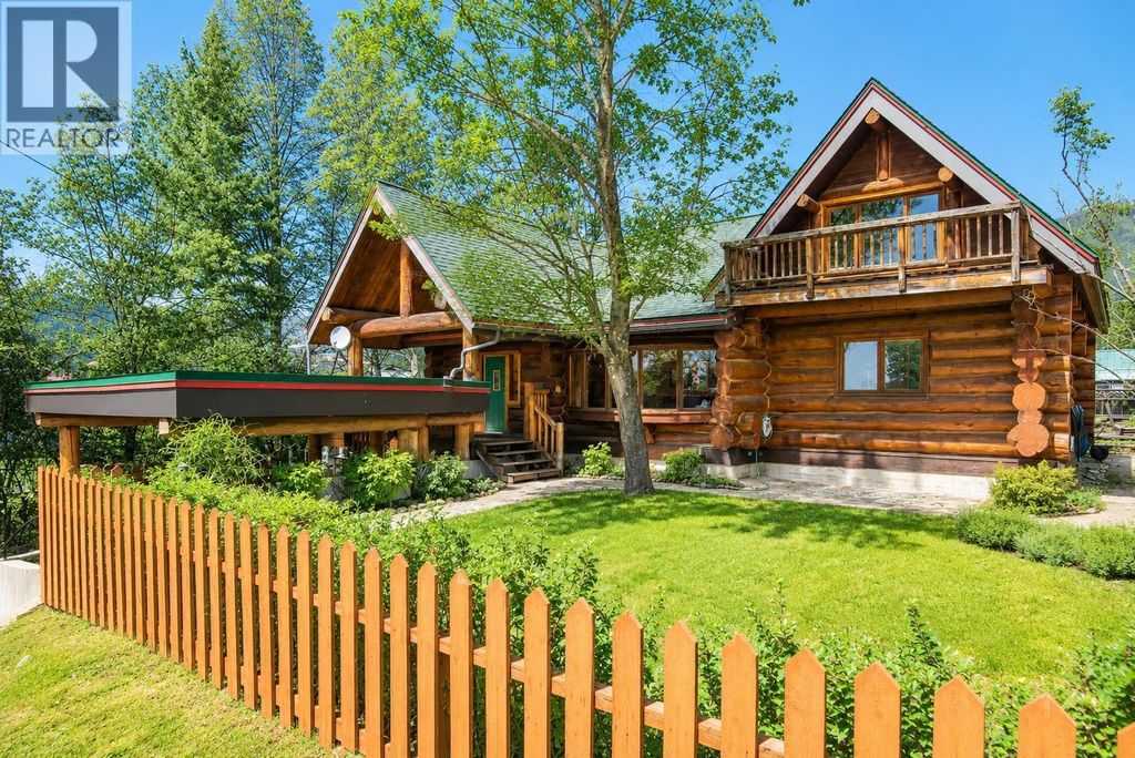 2266 Fifth Avenue, Rossland