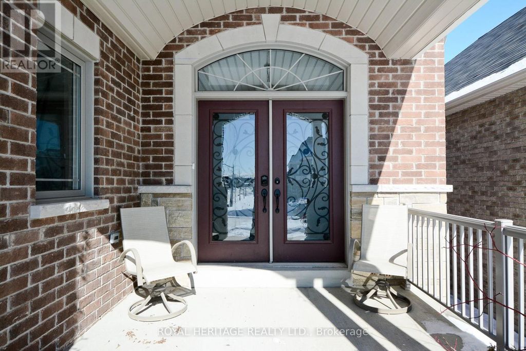 51 Gloria Crescent, Whitby (williamsburg)
