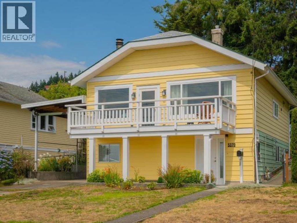 5370 Laburnum Ave, Powell River