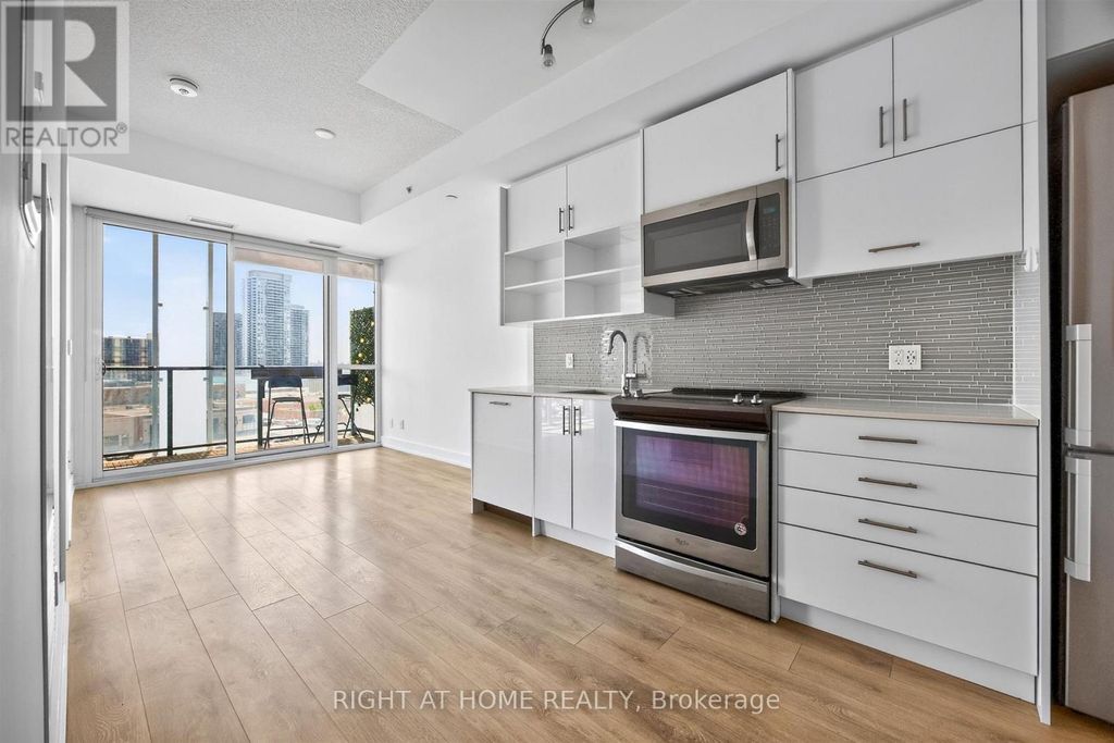 712 - 128 Fairview Mall Drive, Toronto (don Valley Village)