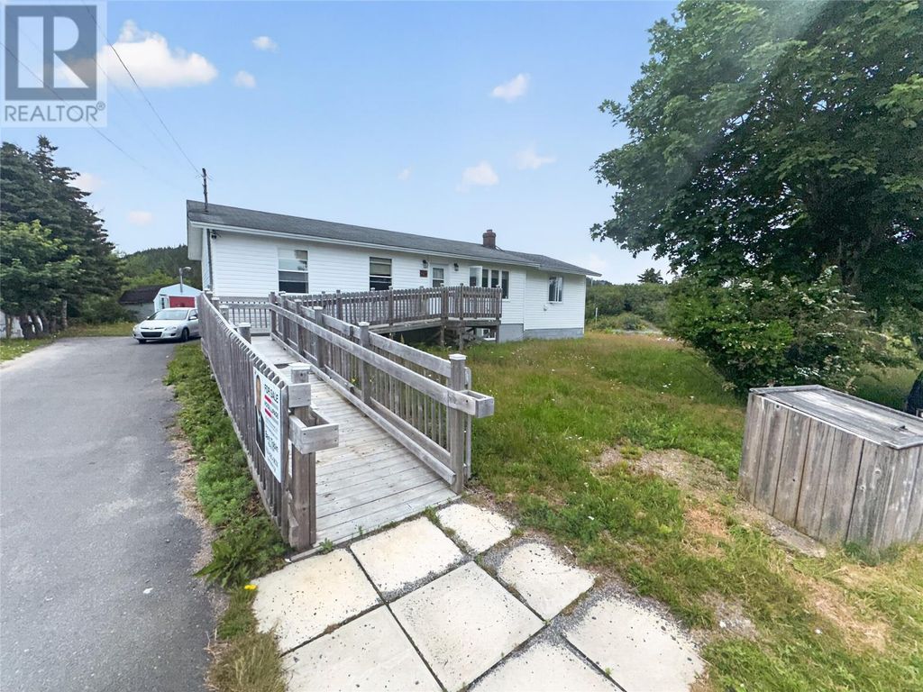 25 Wilsonville Avenue, Clarkes Beach