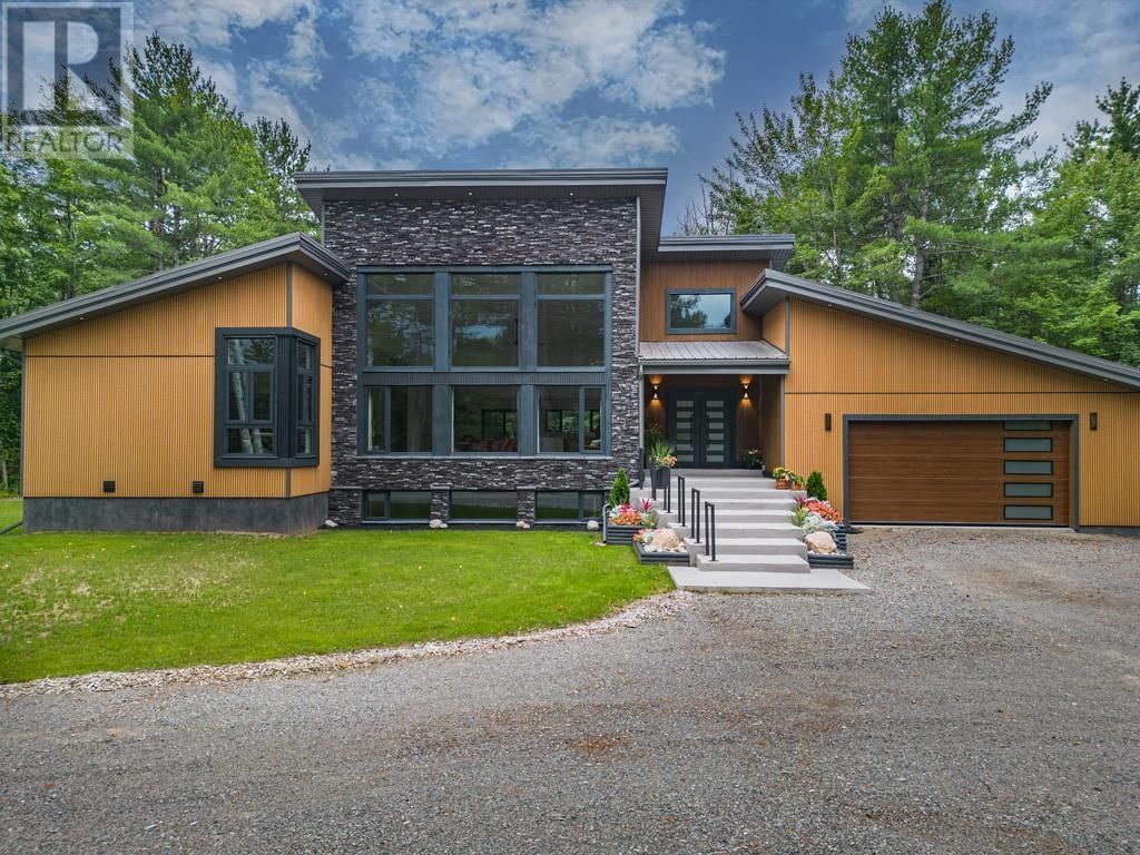 4223 Queen St, Sault Ste. Marie