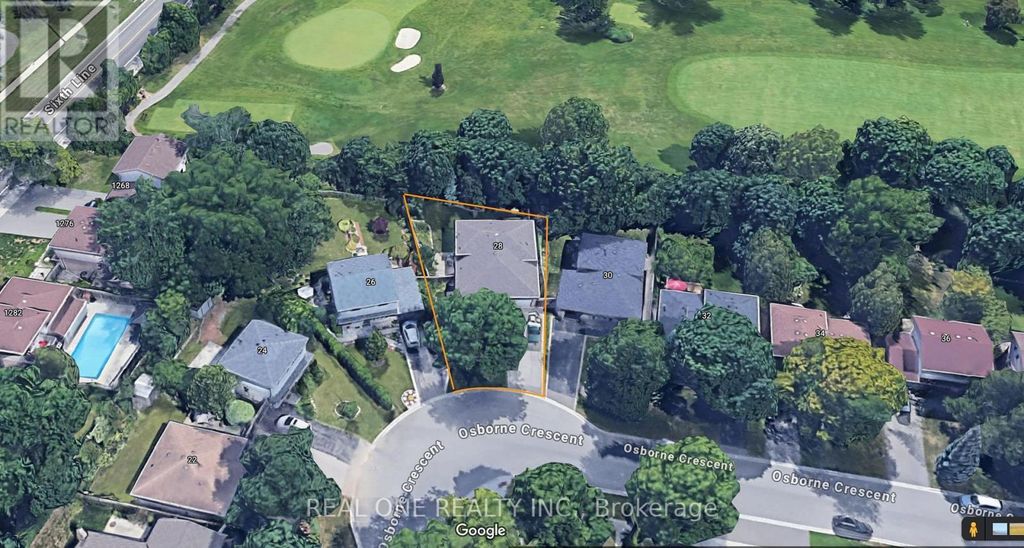 28 Osborne Crescent, Oakville (cp College Park)