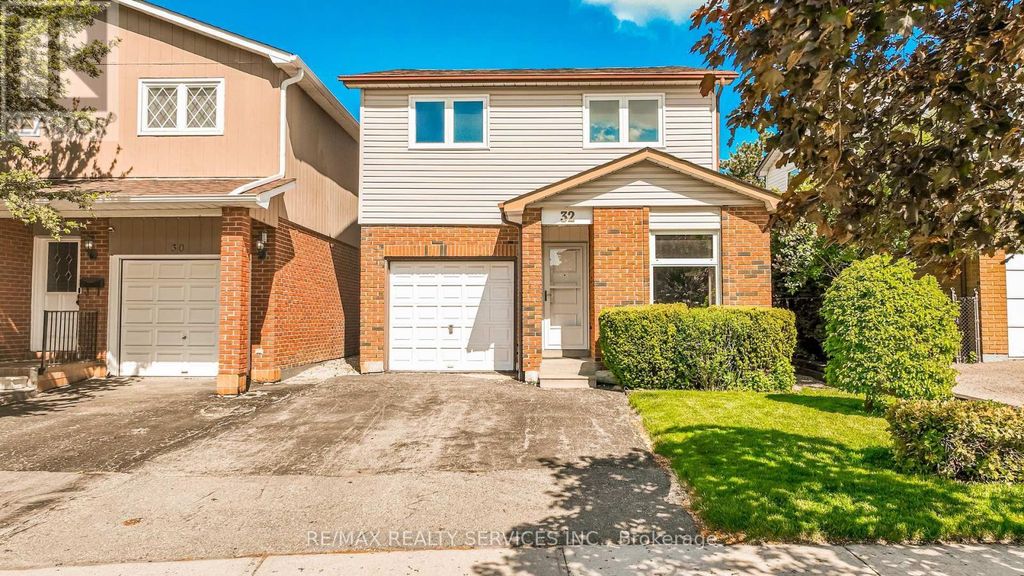 32 Winterfold Drive, Brampton (madoc)